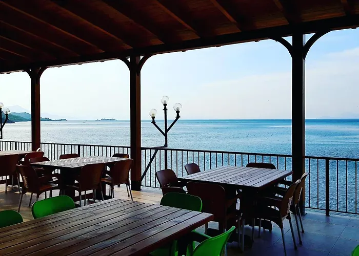 Rooms Lake View Balani Restaurant